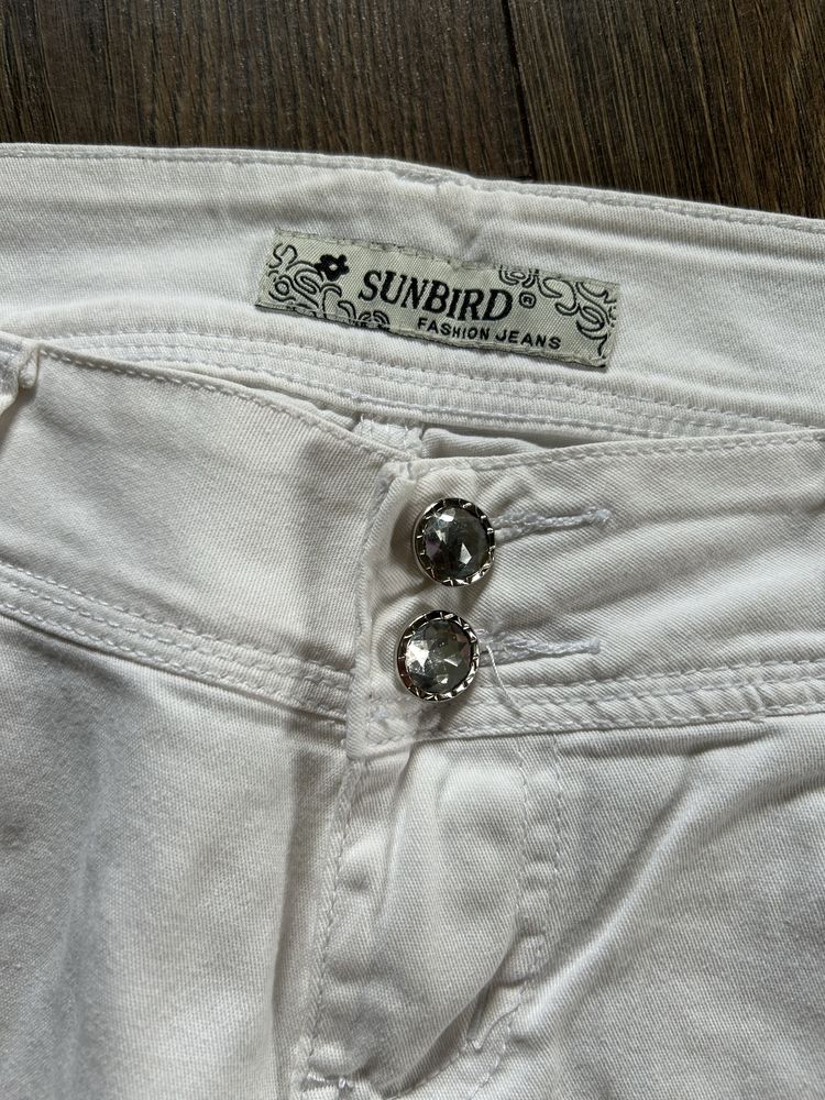 Bawełniane białe spodnie proste nogawki podwinięte r. M/38 Sunbird 26