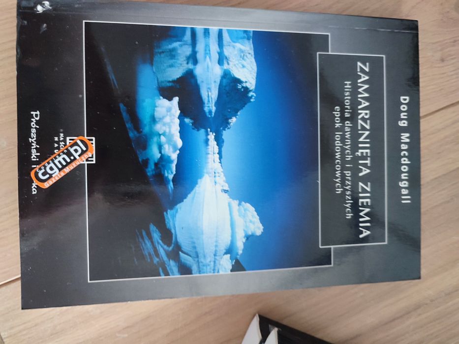 Zamarznięta Ziemia książka 

Doug Macdougall