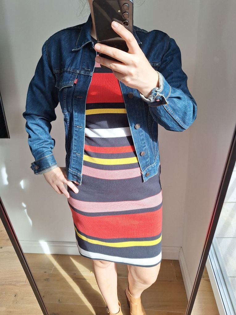 Sukienka tuba midi kolorowa casual basic na wiosnę w paski wyszczuplaj
