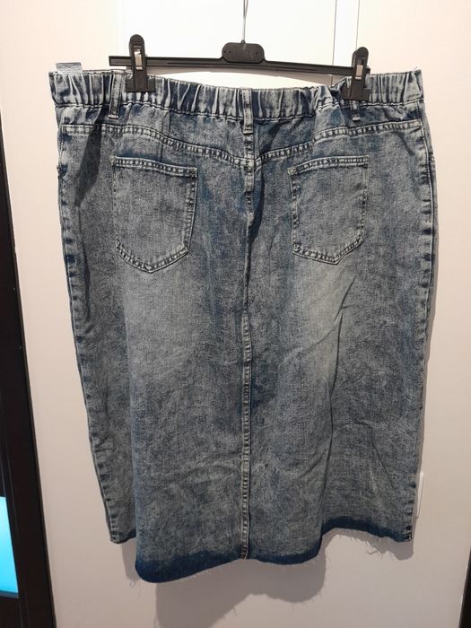 Spódnica z rozcięciem