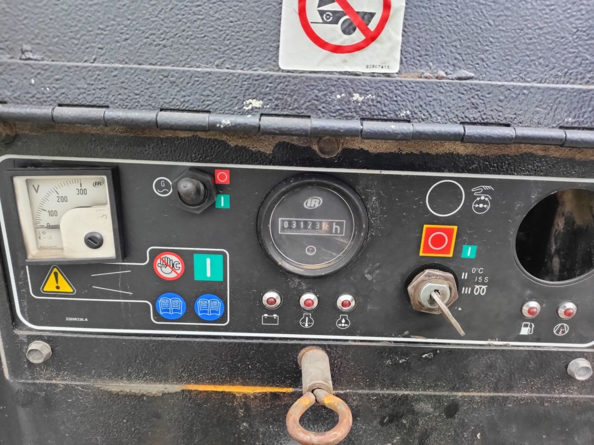 Sprzedam sprężarke śróbowom DOOSAN 7/31E