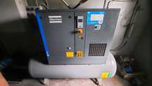 sprężarka śrubowa kompresor z osuszaczem Atlas Copco G7FF 500L