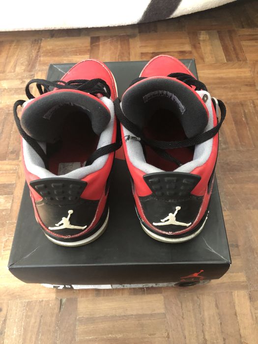 Air Jordan 4 Retro vermelho