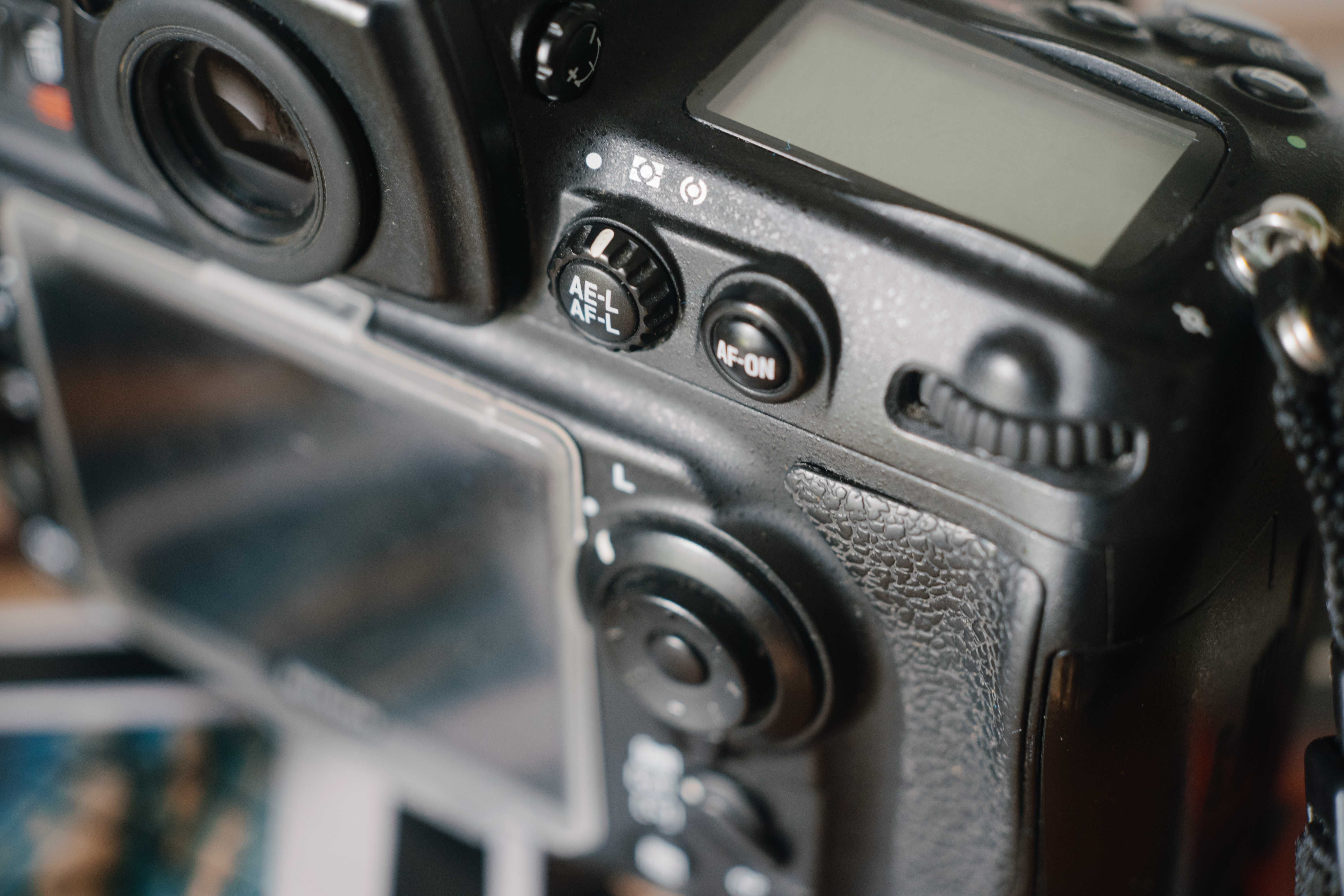 Nikon D700 + 50mm f/1.4 G (28.000 disparos)