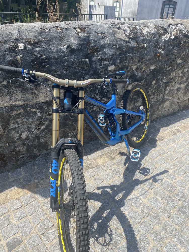 Bicicleta downhill vitus 2018