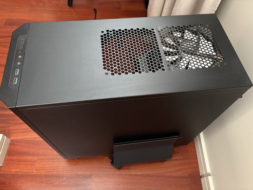 PC Fractal design: IntelCore i7, 16GB, 2TB, Win10
