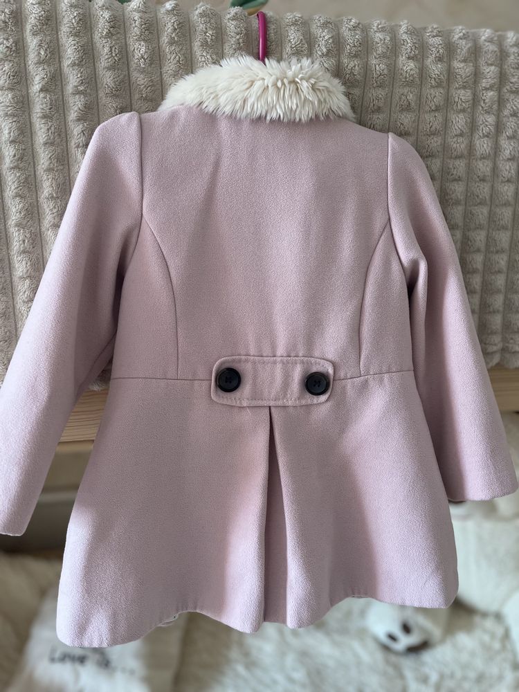 Пальто для дівчинки