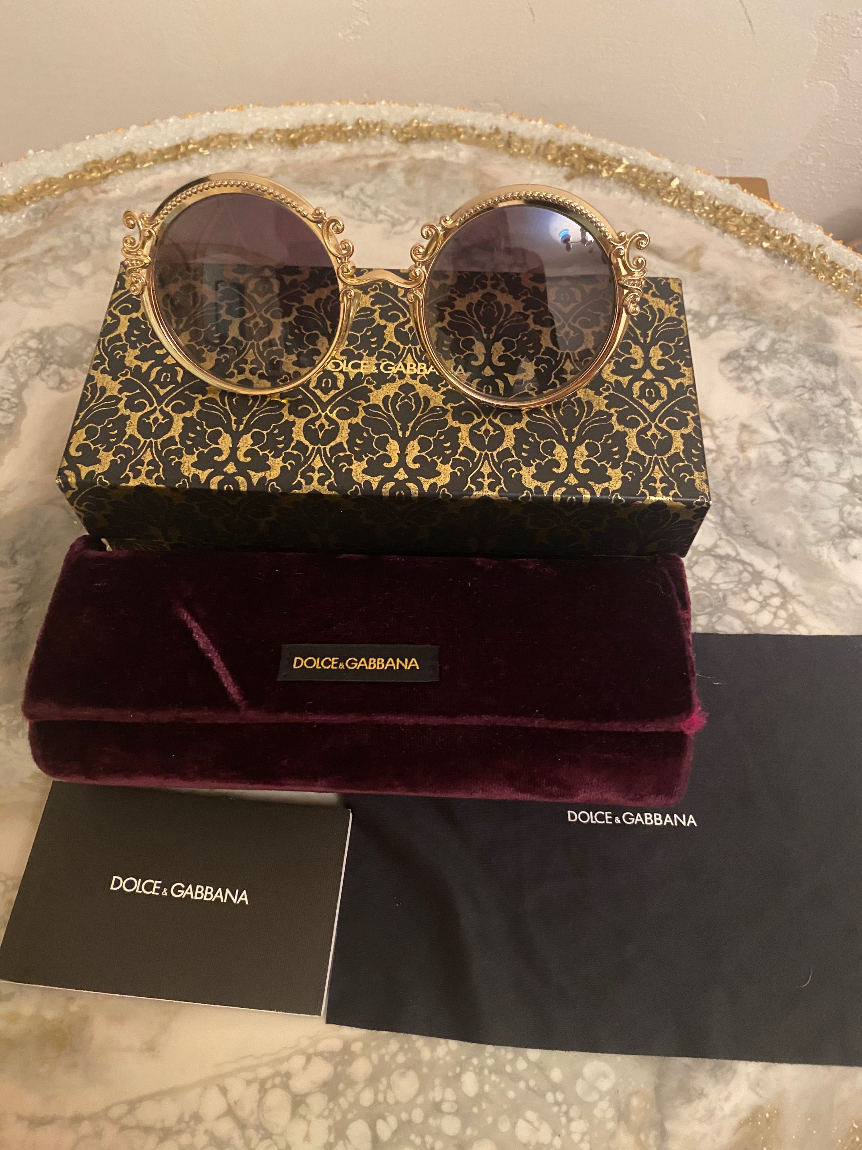 Роскошные солнцезащитные очки Dolce & Gabbana полный комплект в идеале