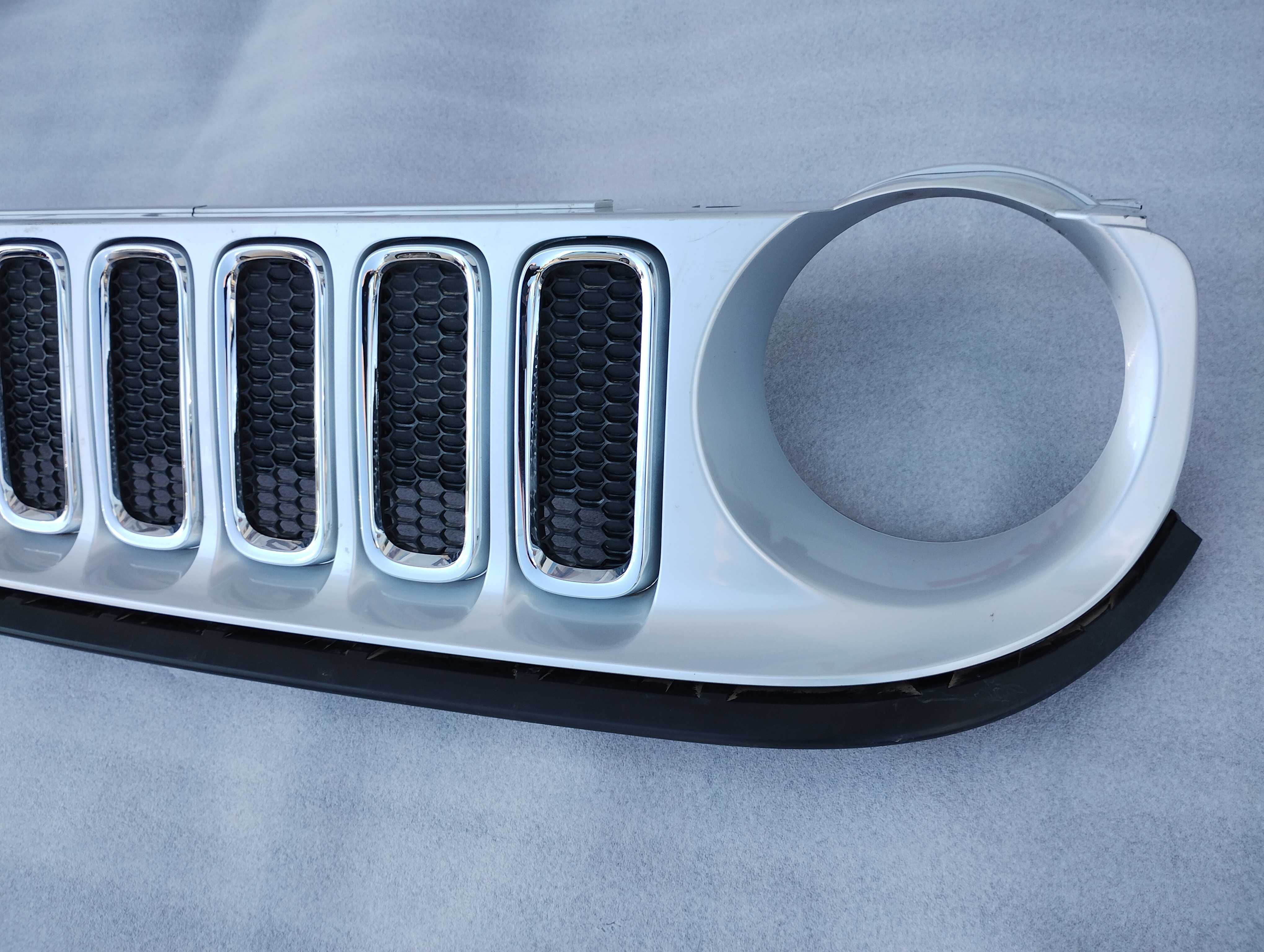 Grill Atrapa JEEP Renegade