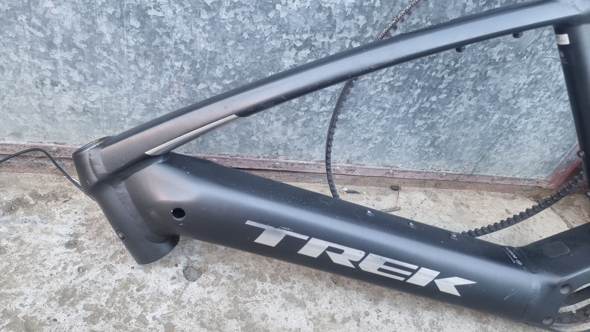 залишки e bike Trek allant +9s. 27.5. Рама М. Під bosch 
Ремінь і д
