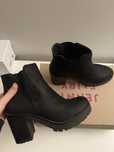Buty na obcasie czarne