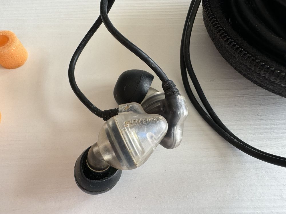 Auscutadores in-ear profissionais Shure