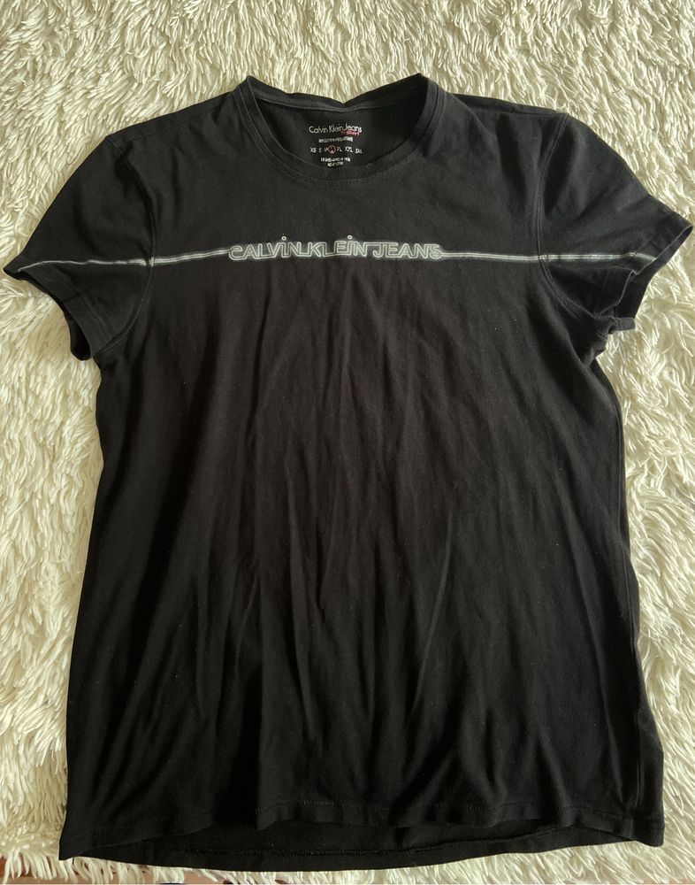 Розвантажую гардероб футболки ck, peak, nike