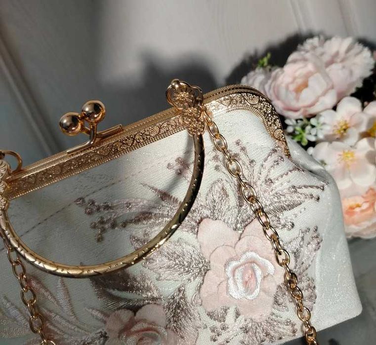 torebka wizytowa kuferek vintage lolita haftowana lolita ślub wesele