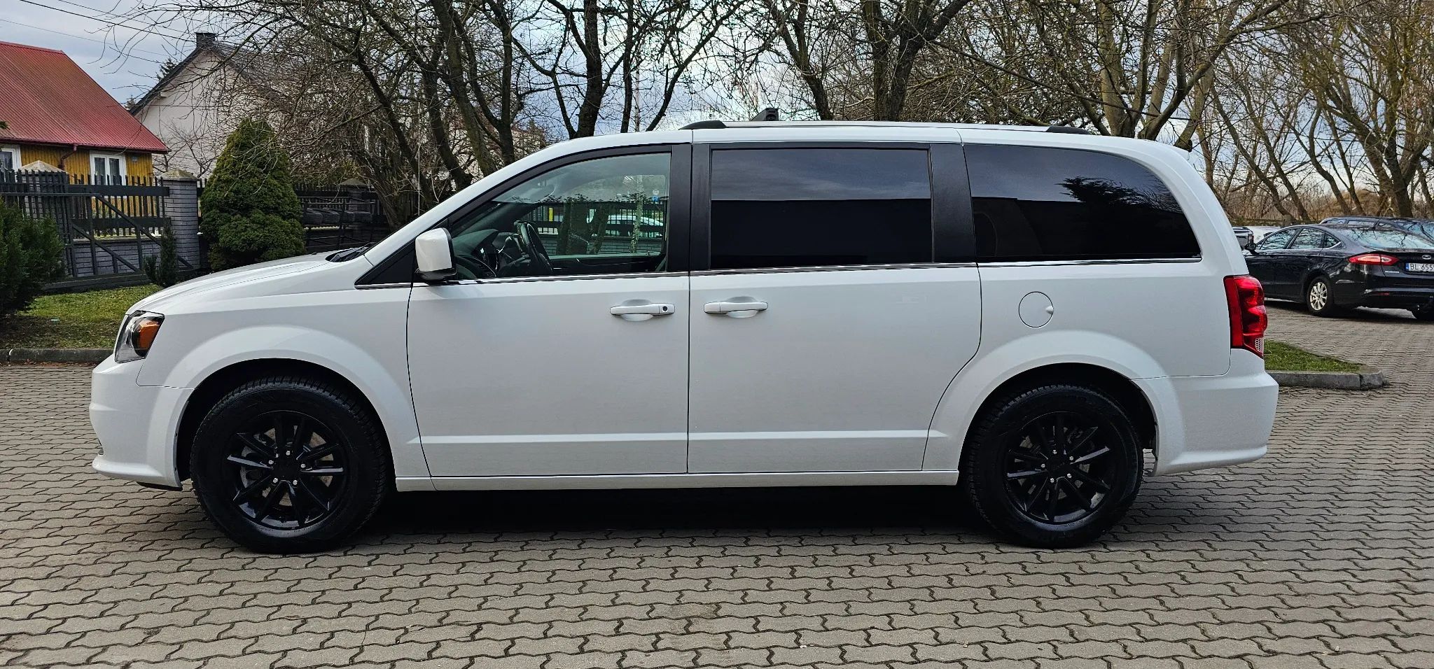 Dodge Grand Caravan F-vat 23% Dodge Grand Caravan 60 aut w ofercie