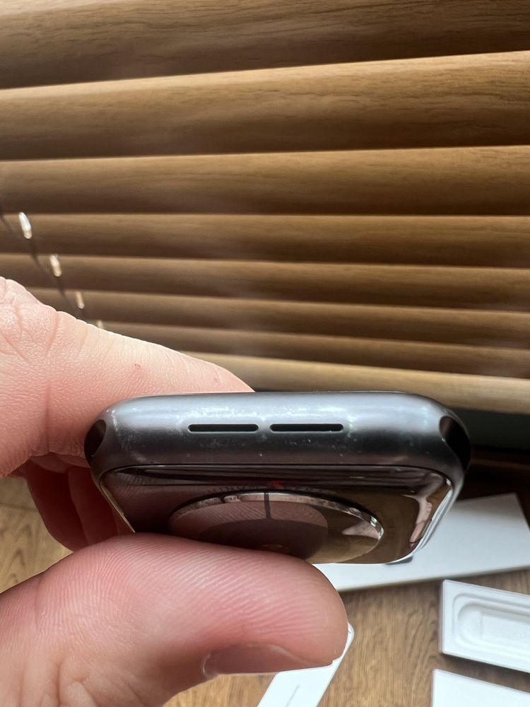 Apple Watch Series 5, Space gray, 44mm Cellular
