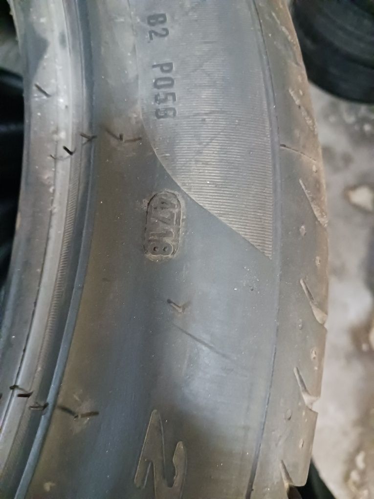 Vendo pneus semi-novos 295/40/20 Pirelli