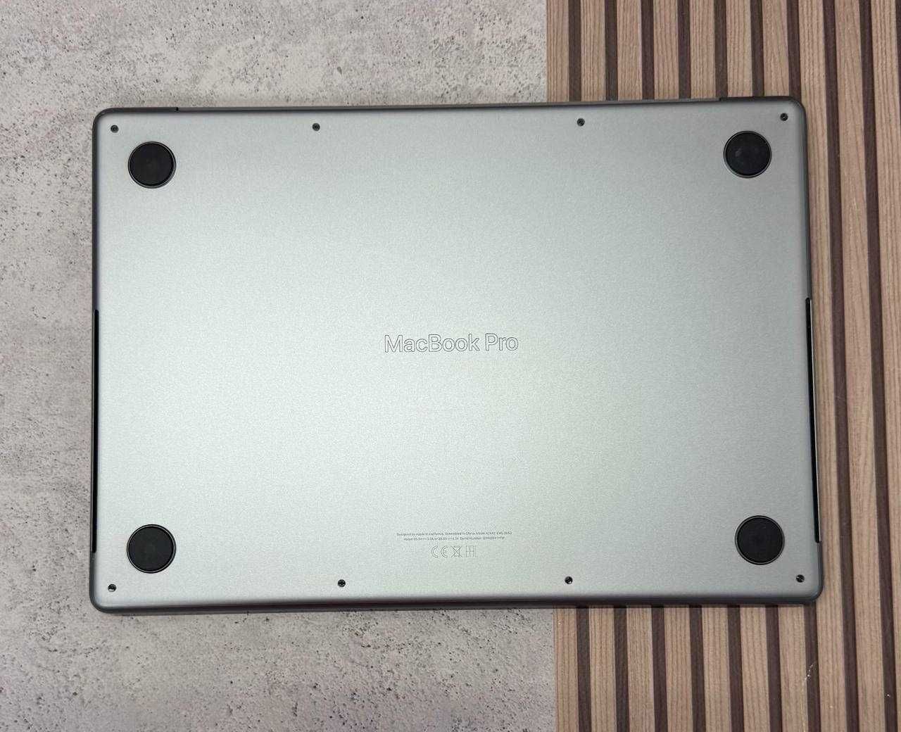 Ноутбук Apple MacBook 14'' 2021 M1 Pro 16/1Tb MDM