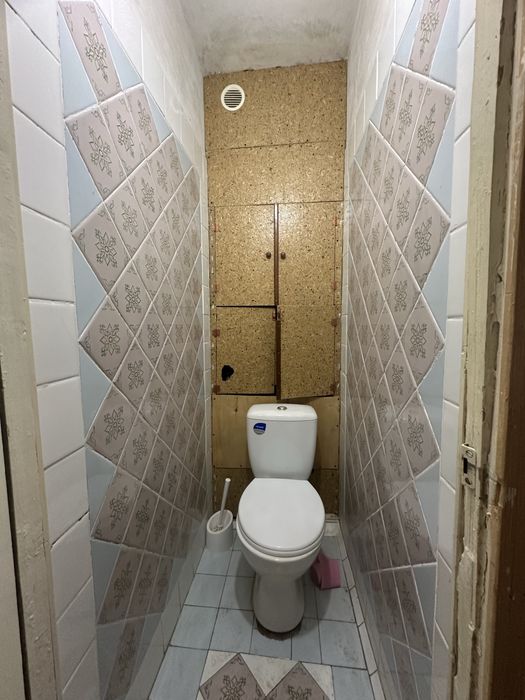 Продам 2-х кімнатну квартиру, ст.м. Олексіївська