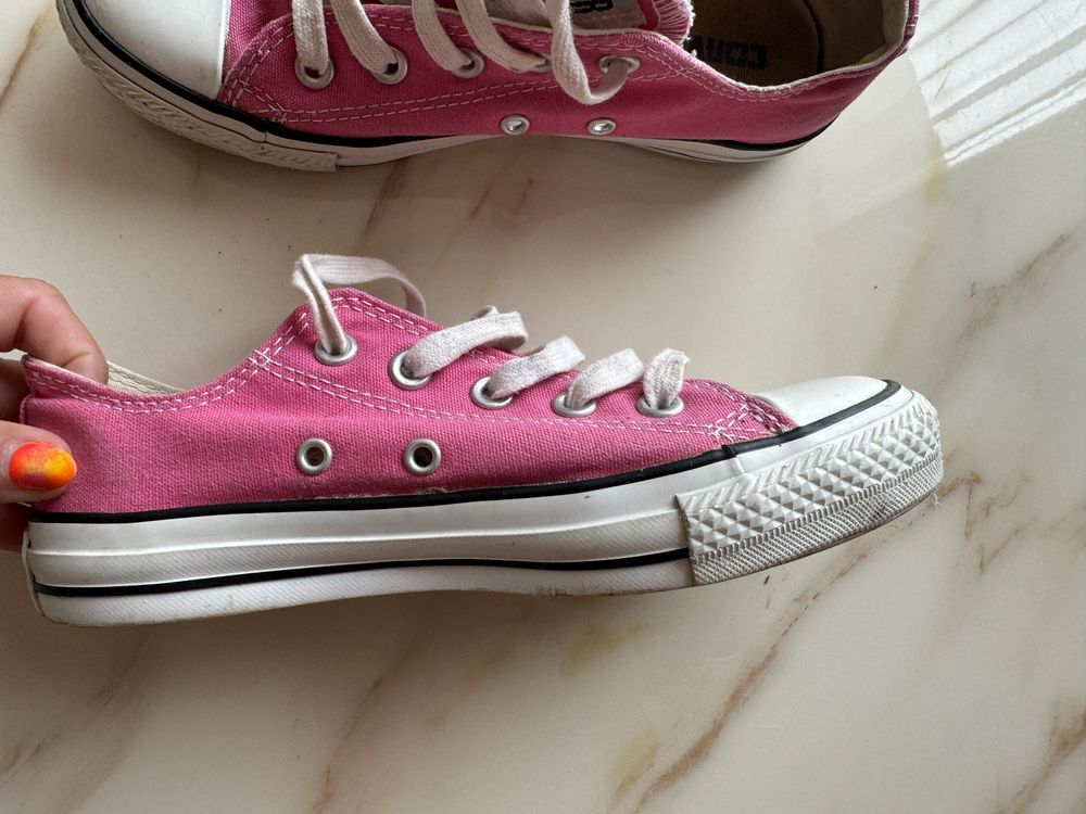Trampki jak nowe firmy Converse 36