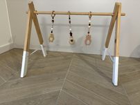 Drewniany baby gym Gratis 3 zawieszki