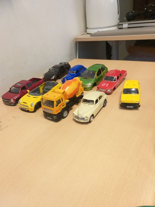 Продам детские машинки