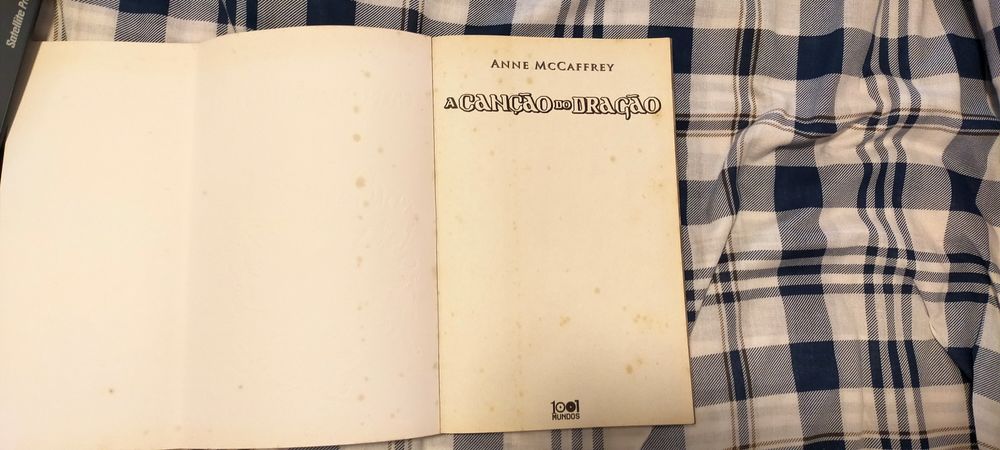 Livro A canção do dragão -Anne McCaffrey