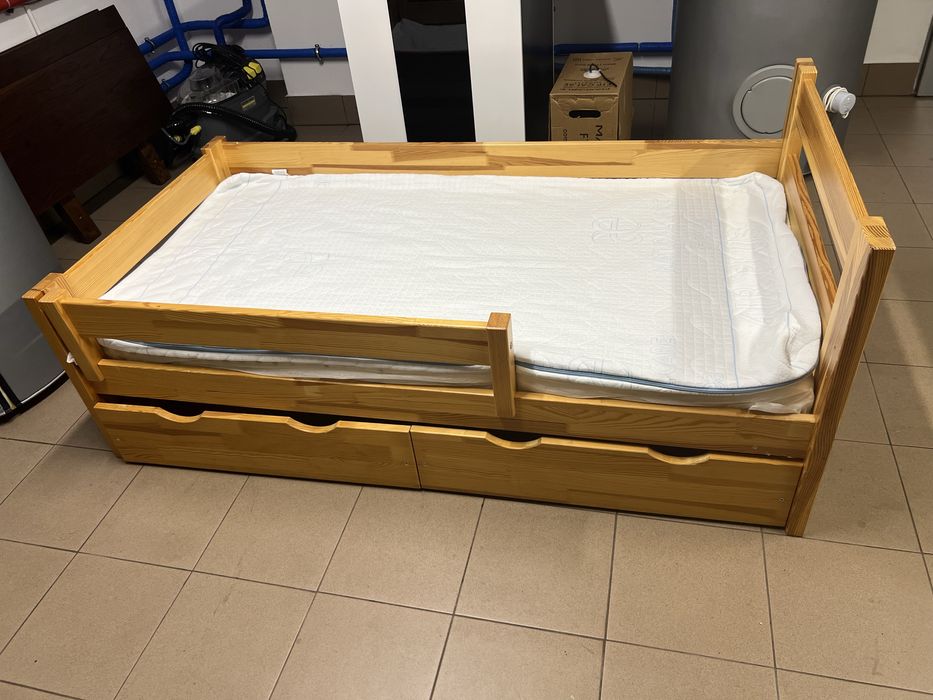 Łóżko, łóżeczko dzieciece SOSNOWE 160x80 z materacem