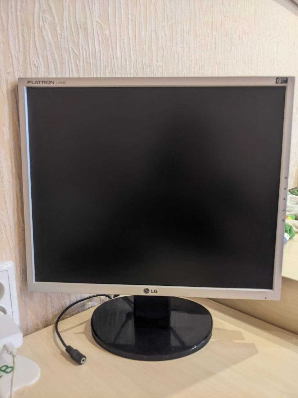 Монітор LG Flatron 19" робочий