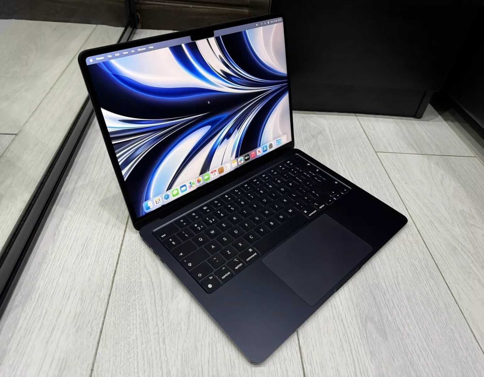 MacBook Air 13 2022 M2 8GB RAM 256GB SSD Midnight 35 ц. MLY33 Гарантія