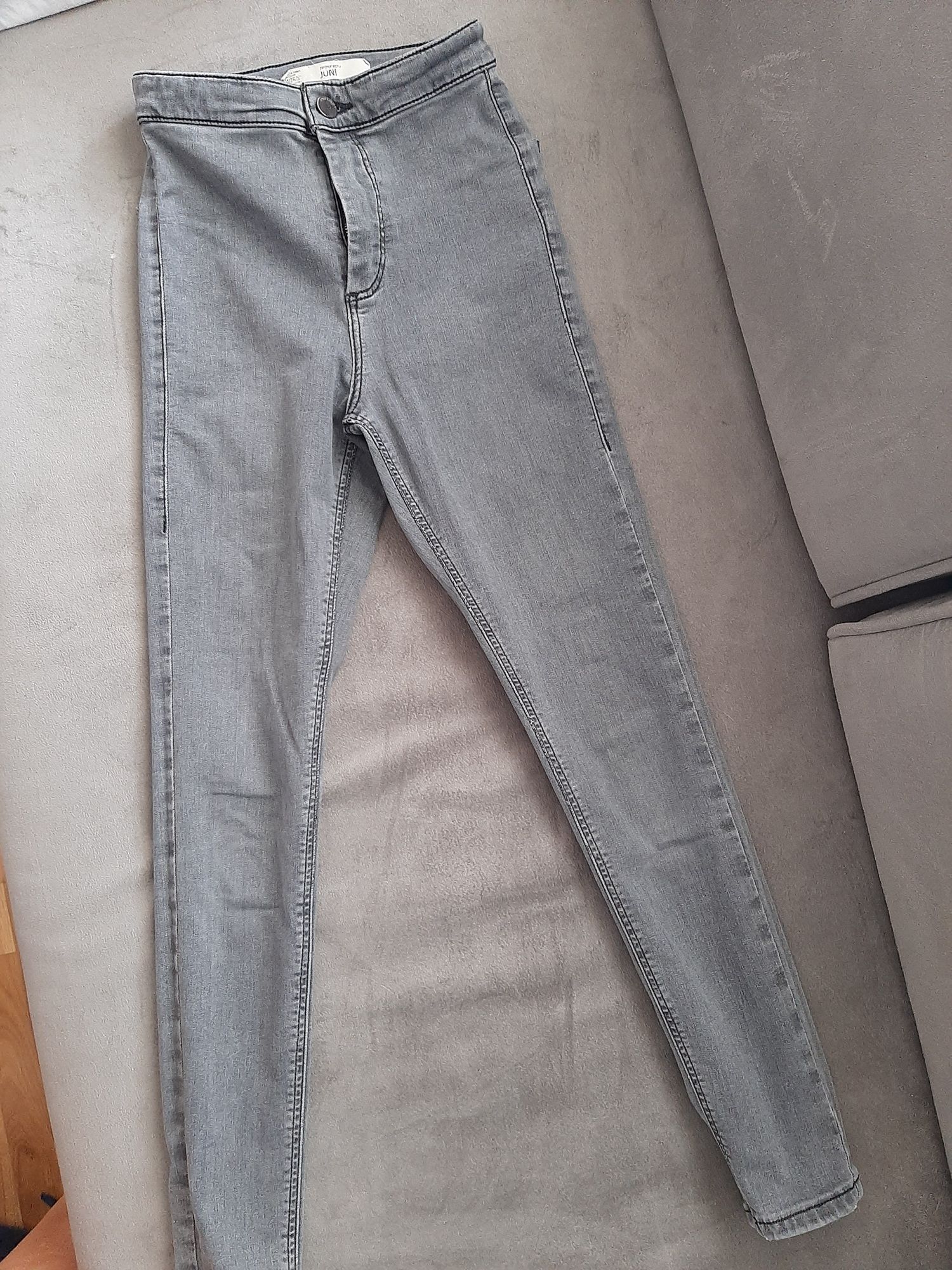 Spodnie dziewczęce r. 146-152 cm