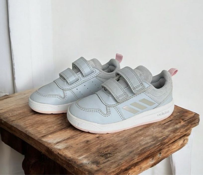 Оригінальні кросівки оригинальные кроссовки Adidas 23,5 розмір