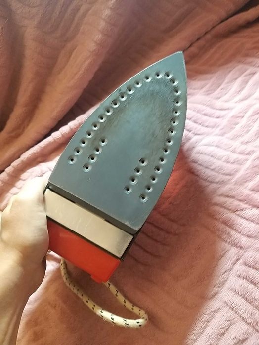 Продам рабочий  японский утюг