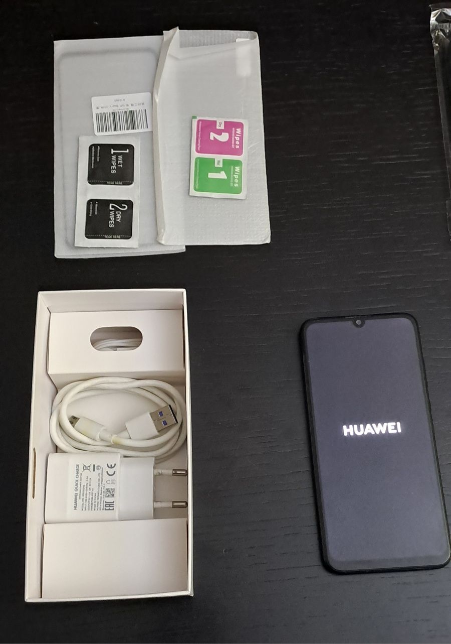 Huawei P Smart 2019 + Acessórios (com avaria)