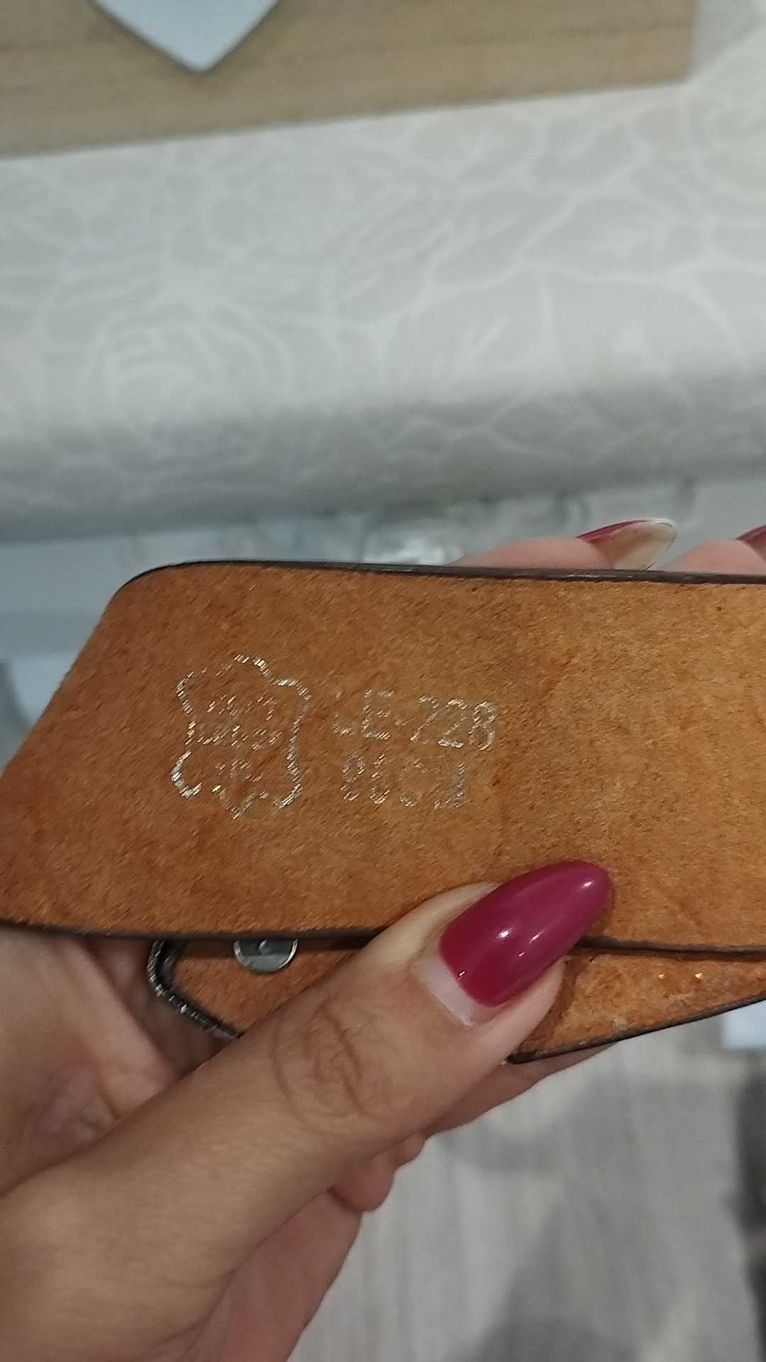 Skórzany pasek szeroki ozdobny z diamentami 95 cm skóra naturalna