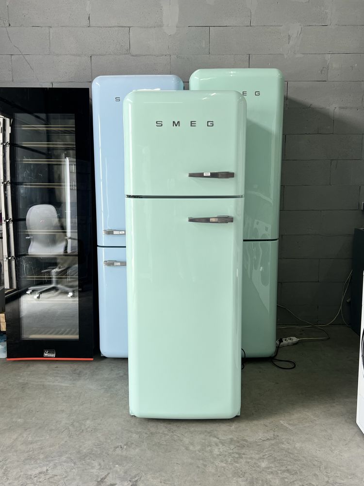 Холодильник Smeg FAB 30 ІІ- покоління ніжномятний стан нового