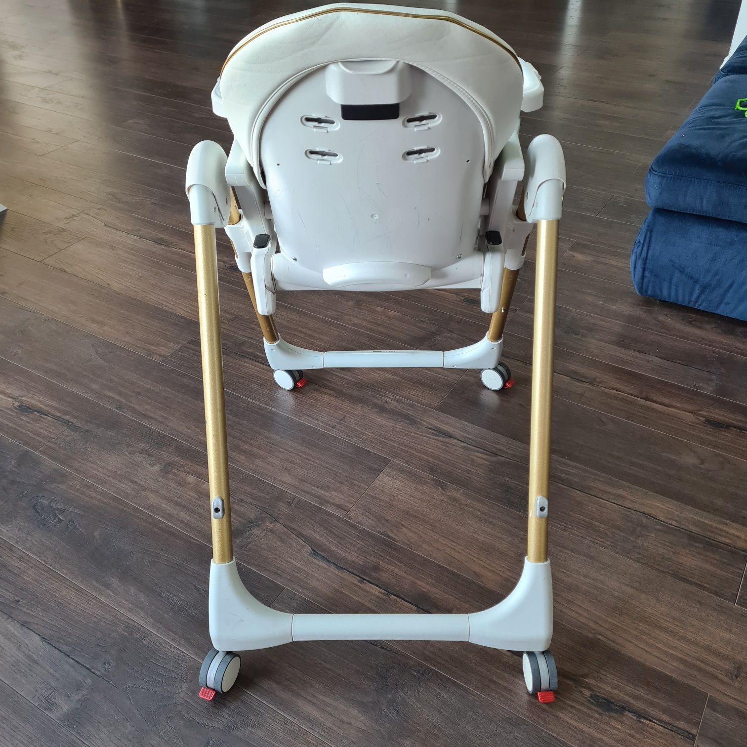 Fotelik, krzesełko do karmienia peg perego od 6m z funkcją leżenia.