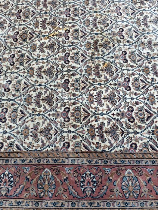 Piękne stare dwa dywany jedwab na jedwabiu