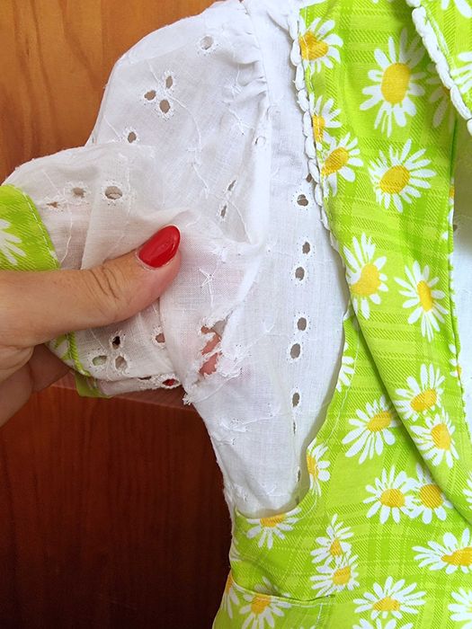 Vestido branco e verde com malmequeres, 8 anos