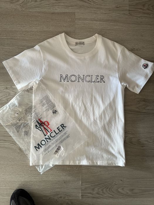 Camisa branca da  moncler