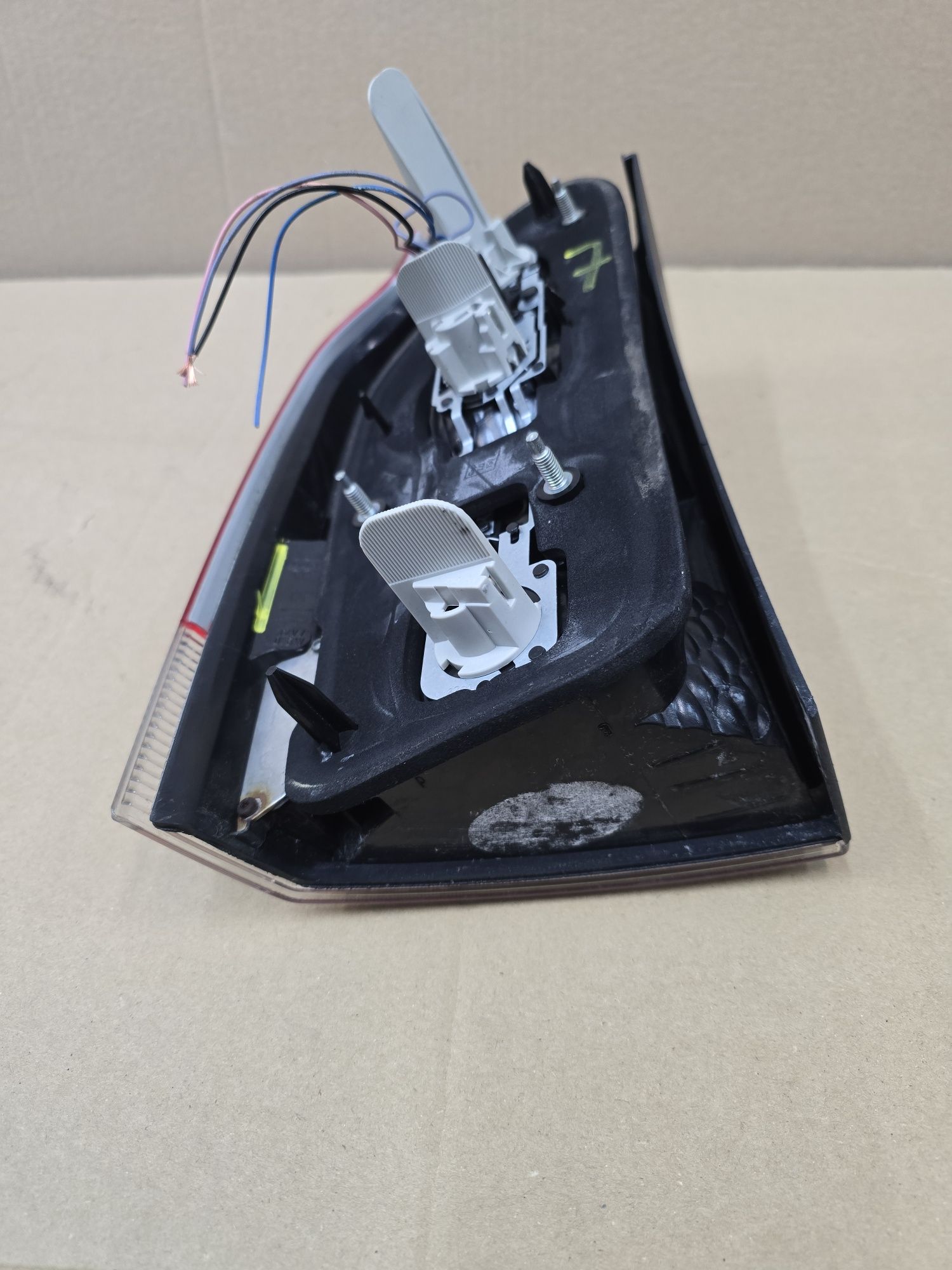 Lampa prawa tylna volvo V70II XC70II LIFT NR 7
