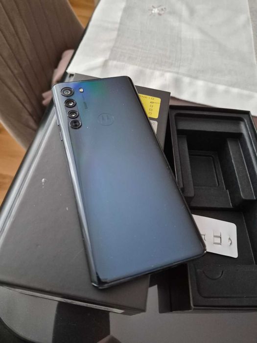 Telefon Motorola EDGE 6 GB / 128 GB 5G jak nowa