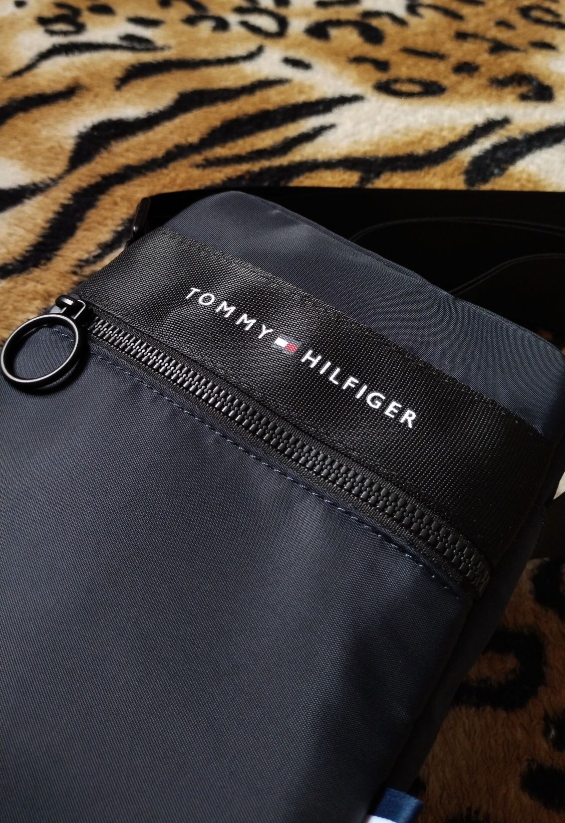 Сумка Tommy Hilfiger ( месенджер , барсетка , сумка , слінг бег)