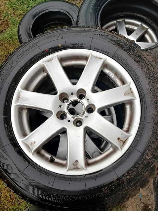 Продаю комплект зимових шин
Розмір: 235/65 R17