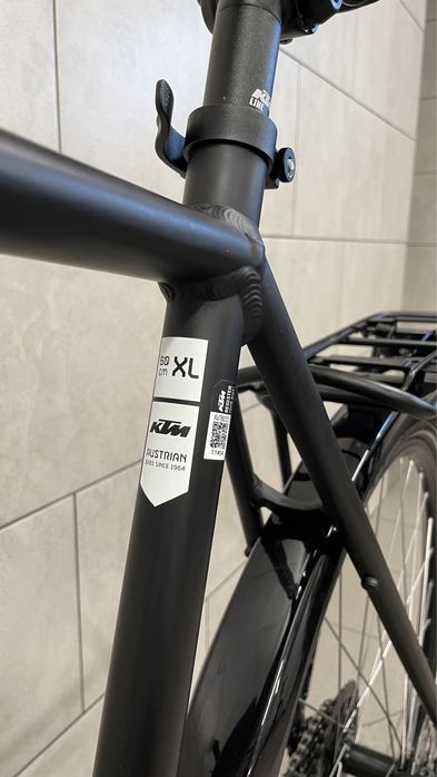 KTM Avenza Disc 27 rower trekkingowy koła 28” rama XL 60 cm