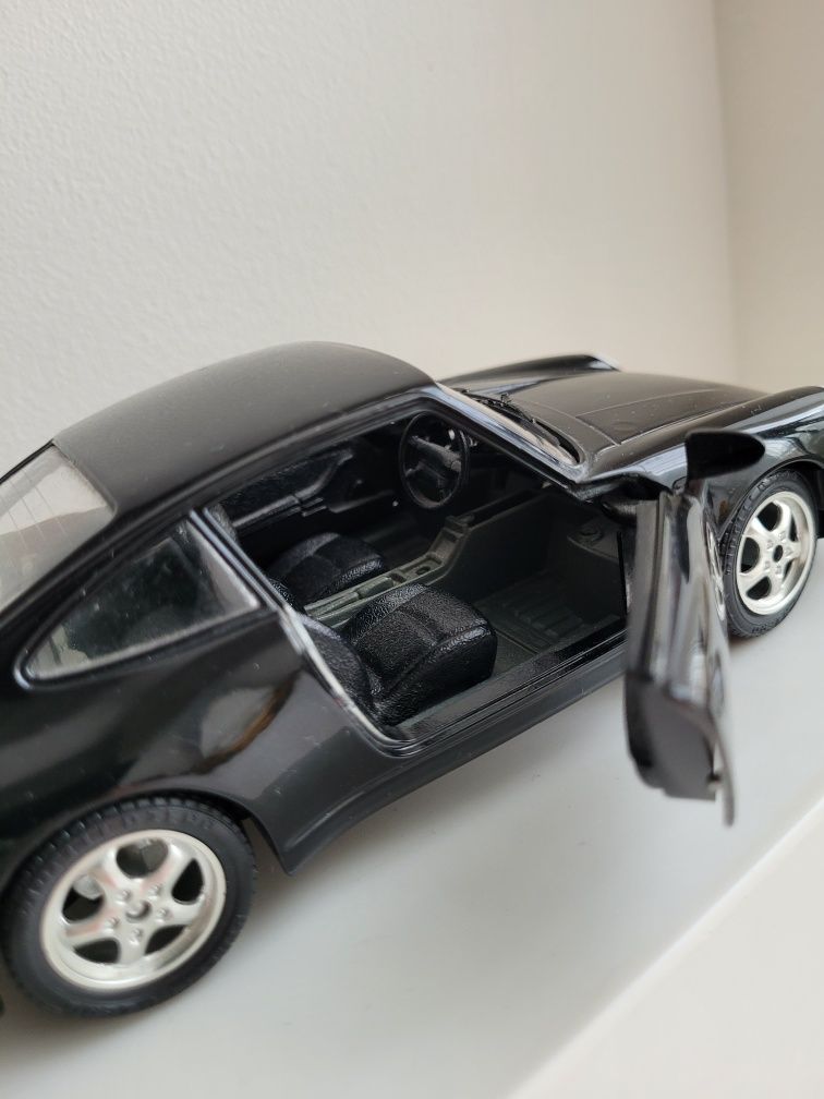 Модель 1/24  Porsche 911 Burago