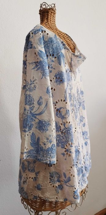 Blusa Bordada Meia Manga