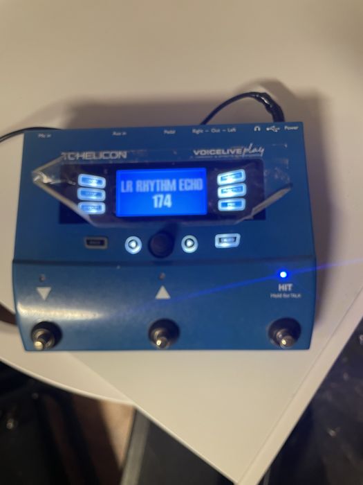 Procesor wokaliwy TC Helicon VojceLivePlay