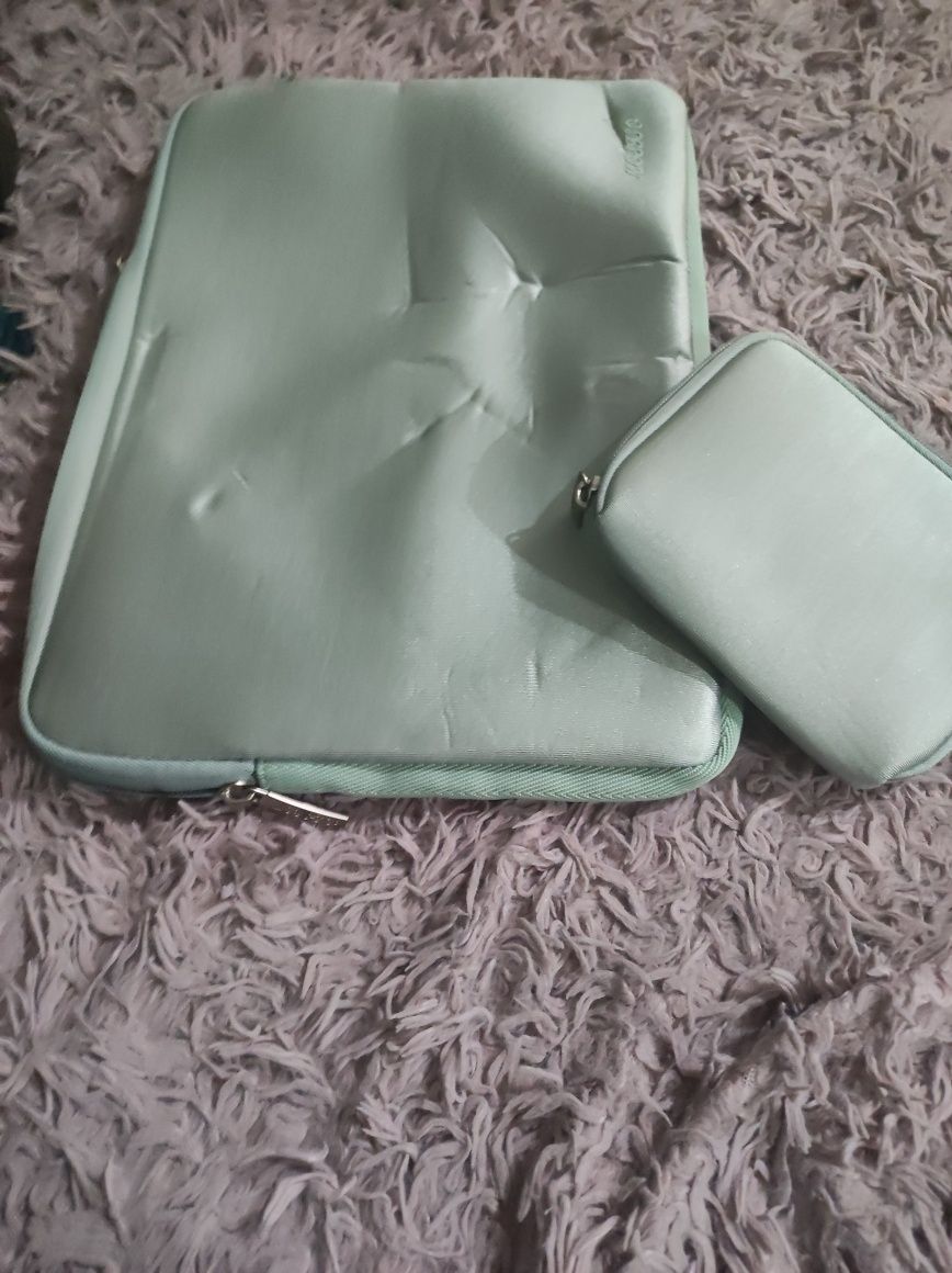 Etui kompatybilne / pokrowiec