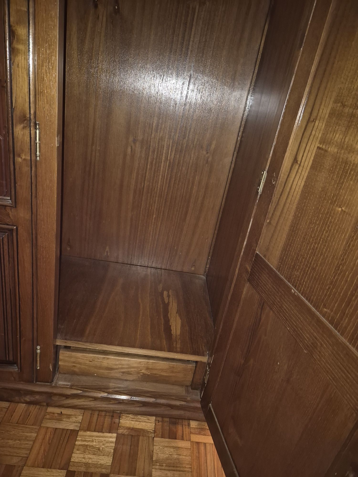 Quarto completo em castanho